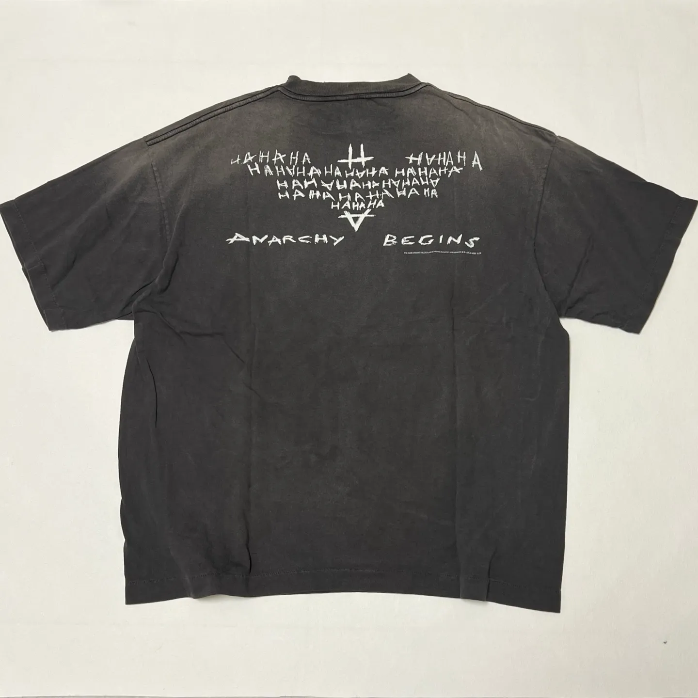 ⚠️This season’s most important Batman-Joker IP collaboration SAINT Mxxxxxx × The Dark Knight BTM_SS TEE /DARKNIGHT/BLK Dark Knight co-branded Joker Dark Knight TEE Washed black S-XL Top-notch printing technology Vector-level replica of the original details Asut ready-made garment dyeing Ma Liu fading Re-washing to make the old Authentic proofing Custom-woven correct main mark Washing mark The difference is shown in the picture and made.